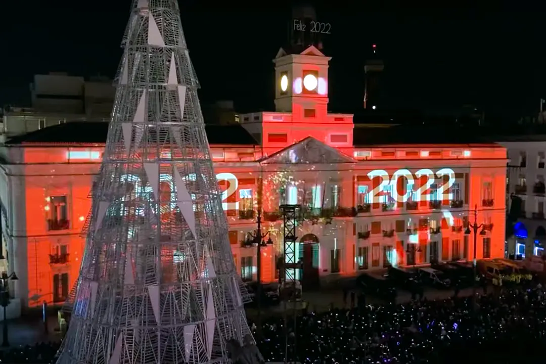 coca cola projection mapping nye madrid 2021