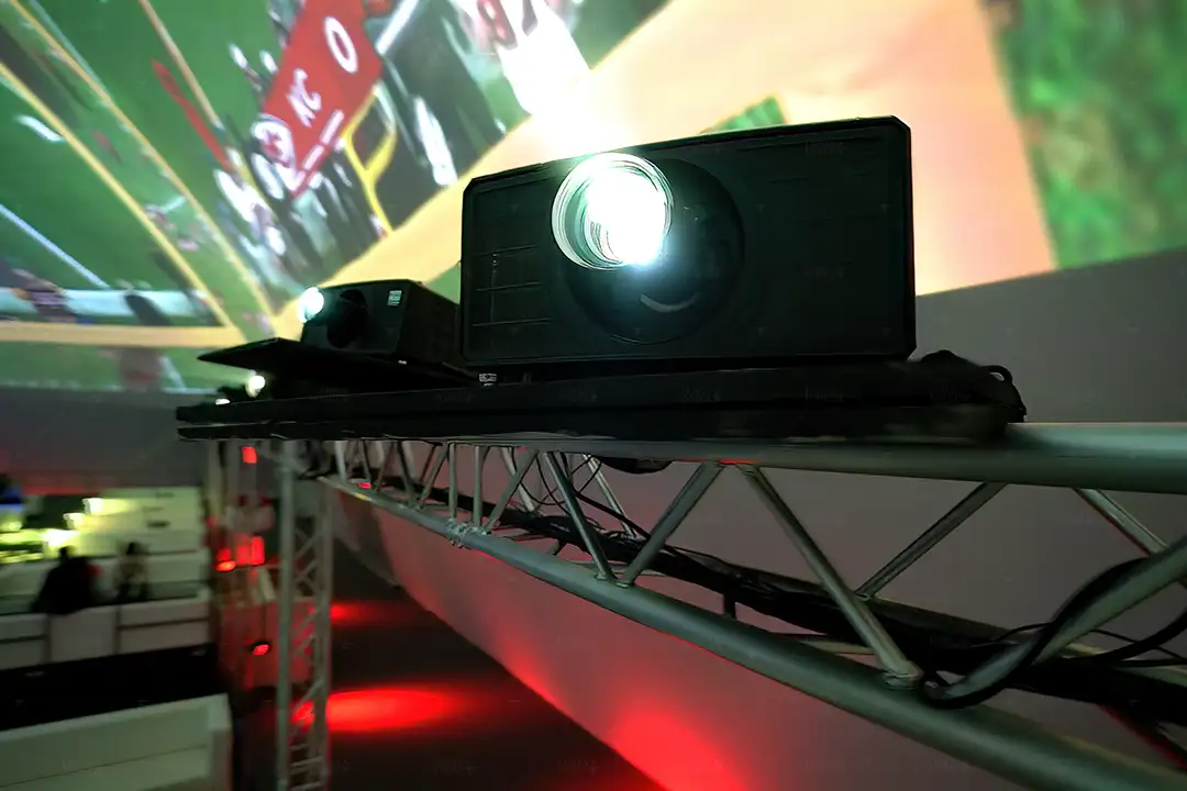 Example of a fixed projection lens type