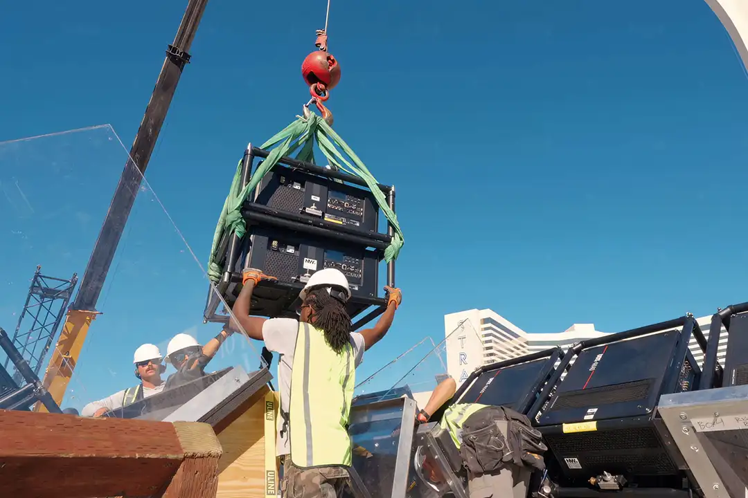F1 Mastercard Mclaren Stratosphere Team Projectors Crane Daytime