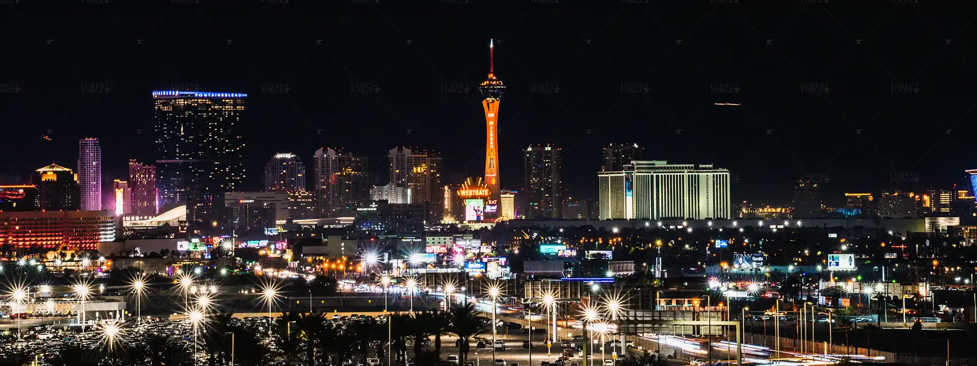 F1 Mastercard Mclaren Stratosphere Wide City View
