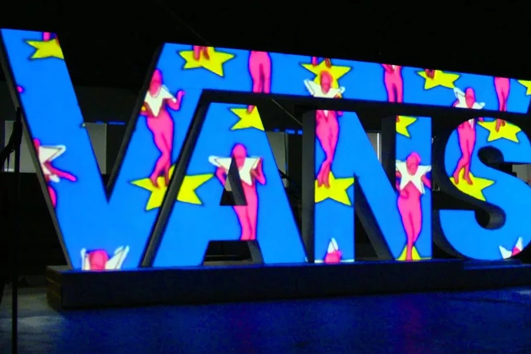 retail projection mapping by luxedo vans sign