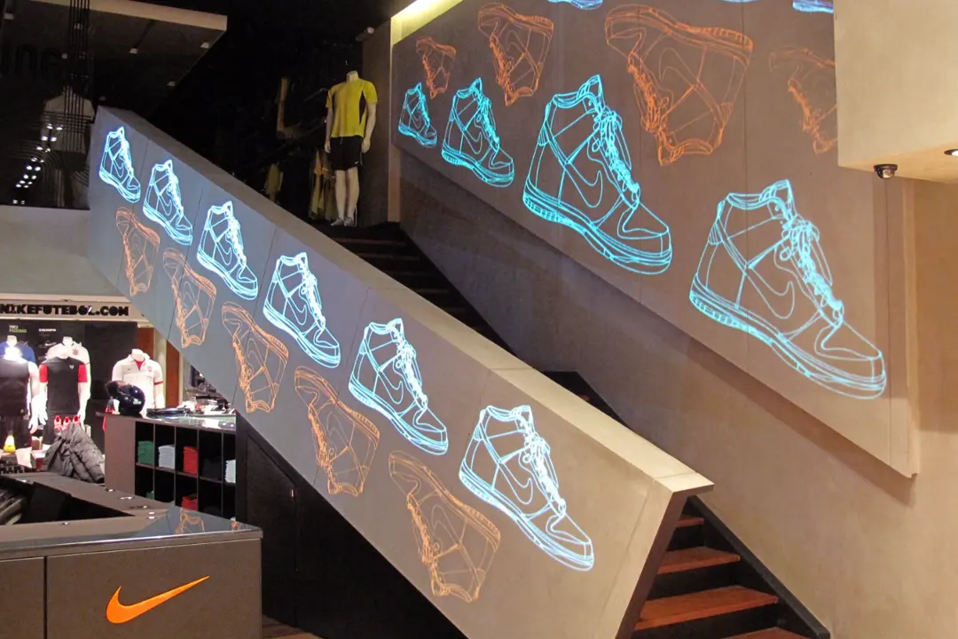 retail projection mapping nike shop