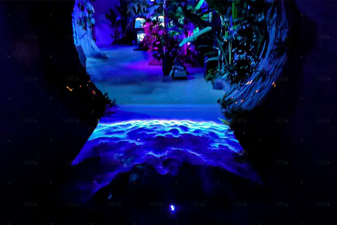 Toro Verde Bay Of Light Tunnel 1