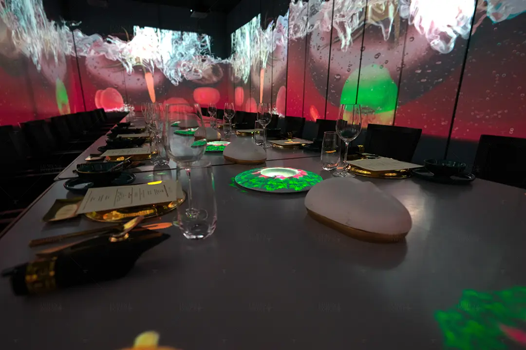 X POT Las Vegas Projection Dining Room and Table Projections